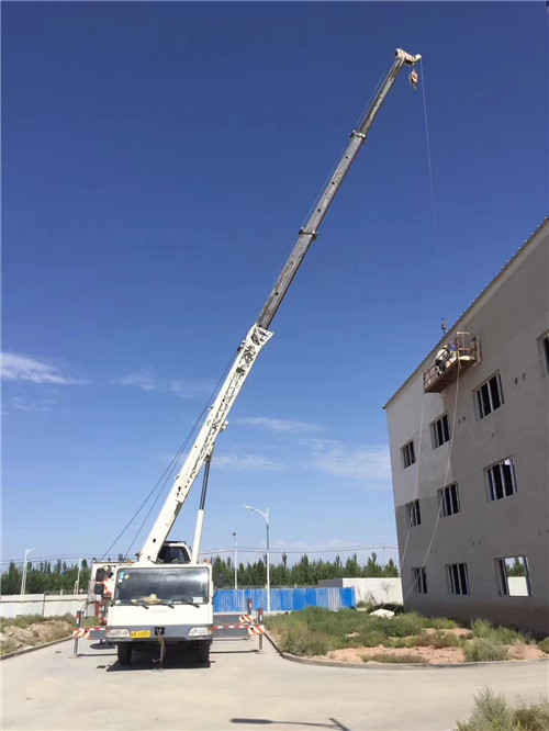 上城区“轻装强干”—— 吊车的 “轻量化臂架” 技术