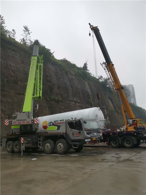 上城区“不怕风雨冻”—— 吊车的 “恶劣环境适应” 技术